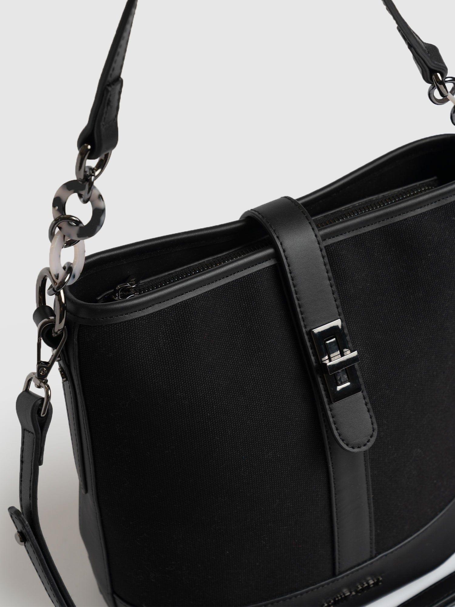 Finsbury Bucket Bag Black - Women's Bucket Bags | Saint + Sofia® USA